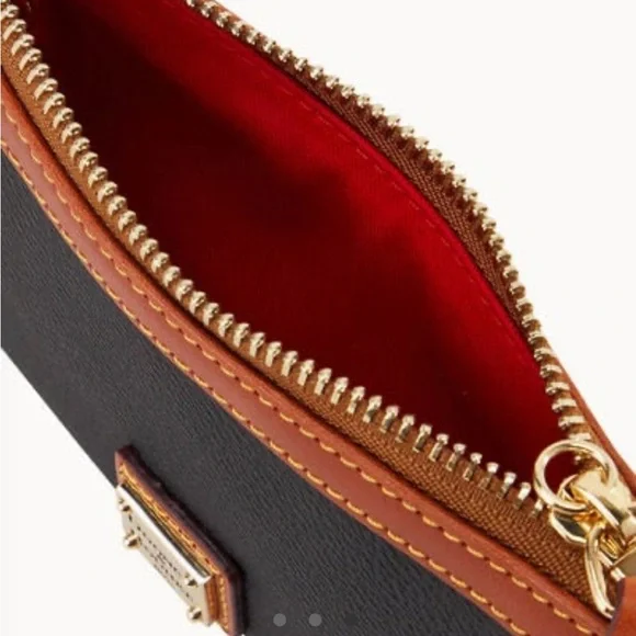 NWT Dooney & Bourke Kirby Medium Wristlet in Black Pebble Grain - Picture 2 of 2